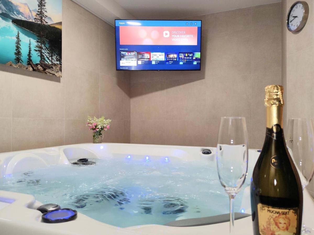 Grand Spa Harrachov - Wellness Luxusni Apartman S Velkou Virivkou, Saunou, Kuchyni A Venkovnim Posezenim V Centru Harrachova ภายนอก รูปภาพ