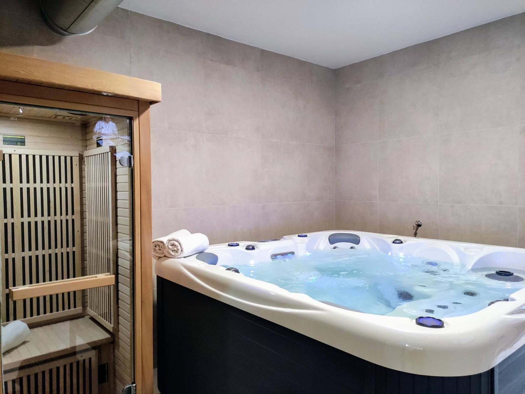 Grand Spa Harrachov - Wellness Luxusni Apartman S Velkou Virivkou, Saunou, Kuchyni A Venkovnim Posezenim V Centru Harrachova ภายนอก รูปภาพ